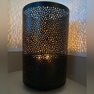 METAL CANDLE HOLDER